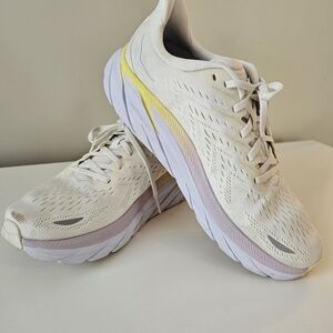Women's Clifton 8 Hoka Sneakers size 11